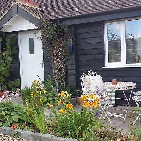Stable Oak Cottages Maidstone Exterior photo